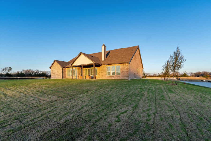 Exterior details of a home in Grayson Ridge, Van Alstyne (Image 35).