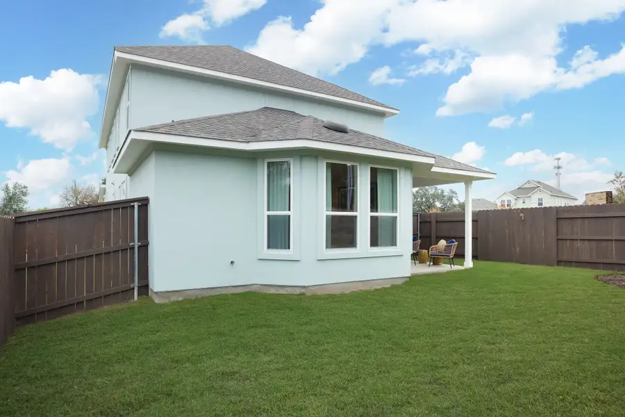 Exterior details of a home in Clear Creek, Round Rock (Image 6).