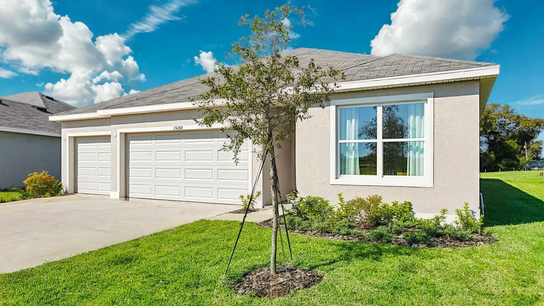 Front exterior of a home in the Brookside community, located in Ruskin, FL (Image 3). Front exterior of a home in the Brookside community, located in Ruskin, FL (Image 3).