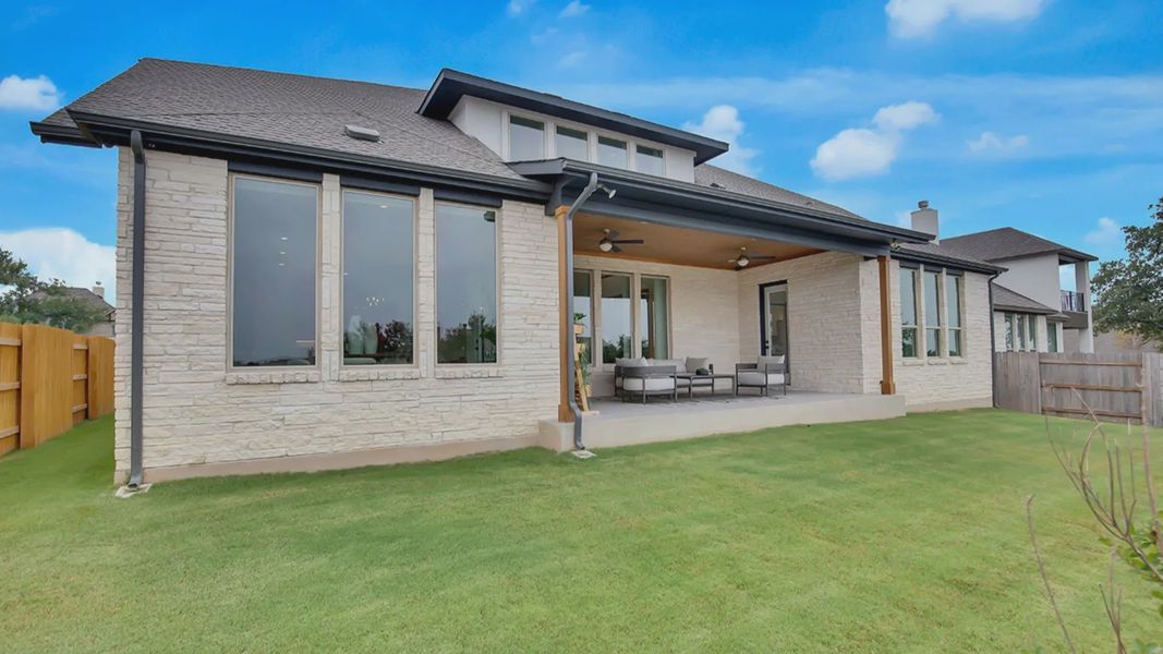Exterior details of a home in Oaks at San Gabriel, Georgetown (Image 2).