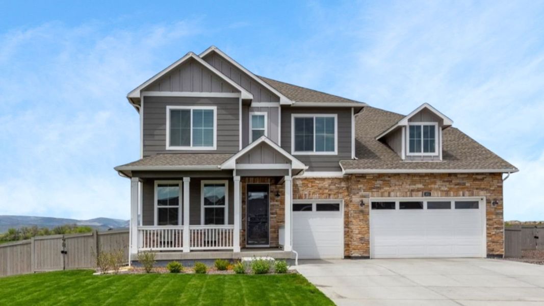 Front exterior of a home in the Vantage community, located in Berthoud, CO (Image 3).