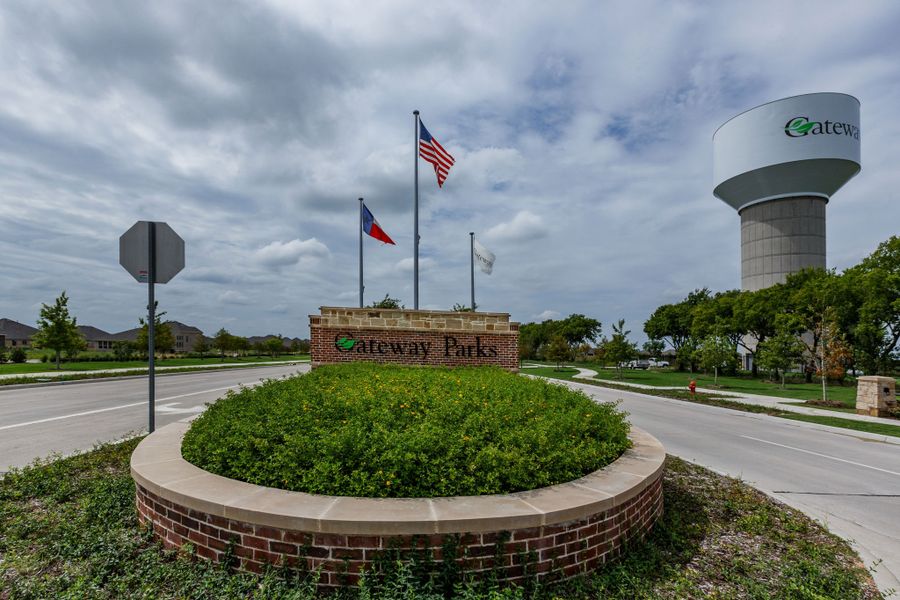 Image 9 of the Gateway Parks Cottages community in Forney, TX.
