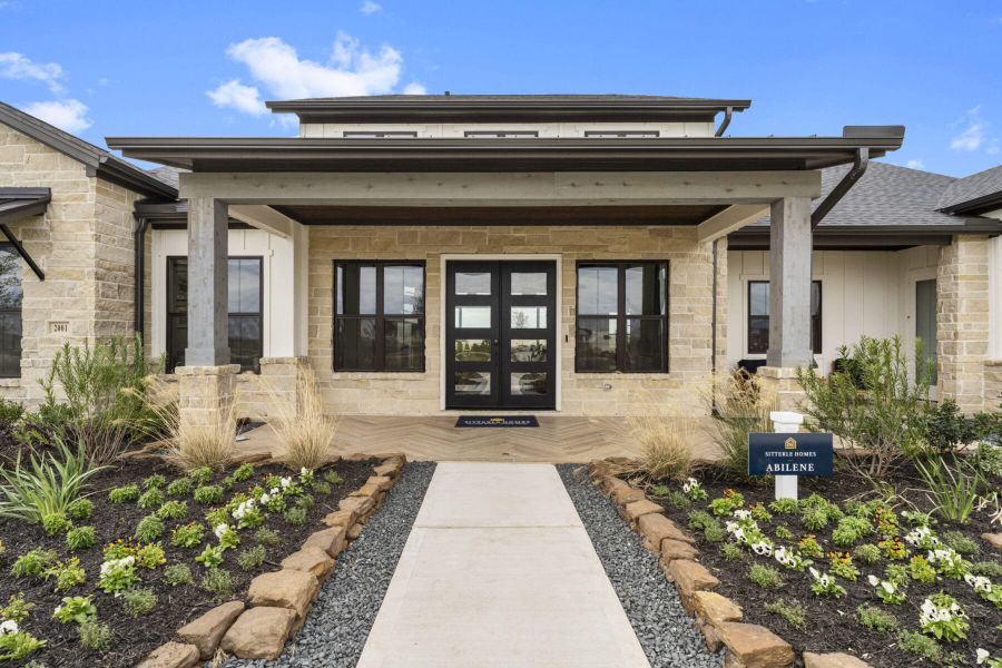 Exterior details of a home in Lakeview 100’s, Waller (Image 3).