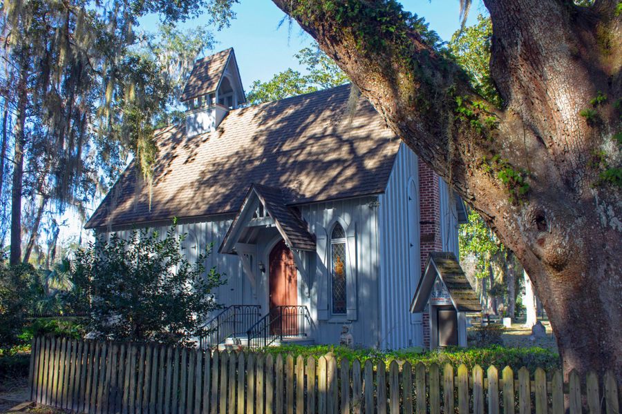 Front exterior of a home in the Fleming Estates community, located in Fleming Island, FL (Image 12).