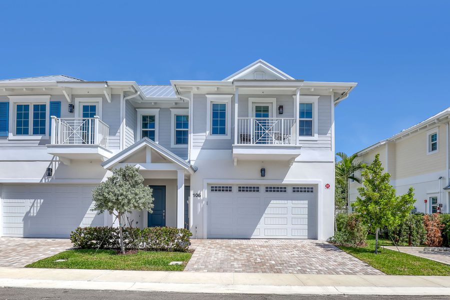 The Reserve at Tequesta by LC Construction Florida, Inc: “photos of the model and actual units may have different options and finishes”.