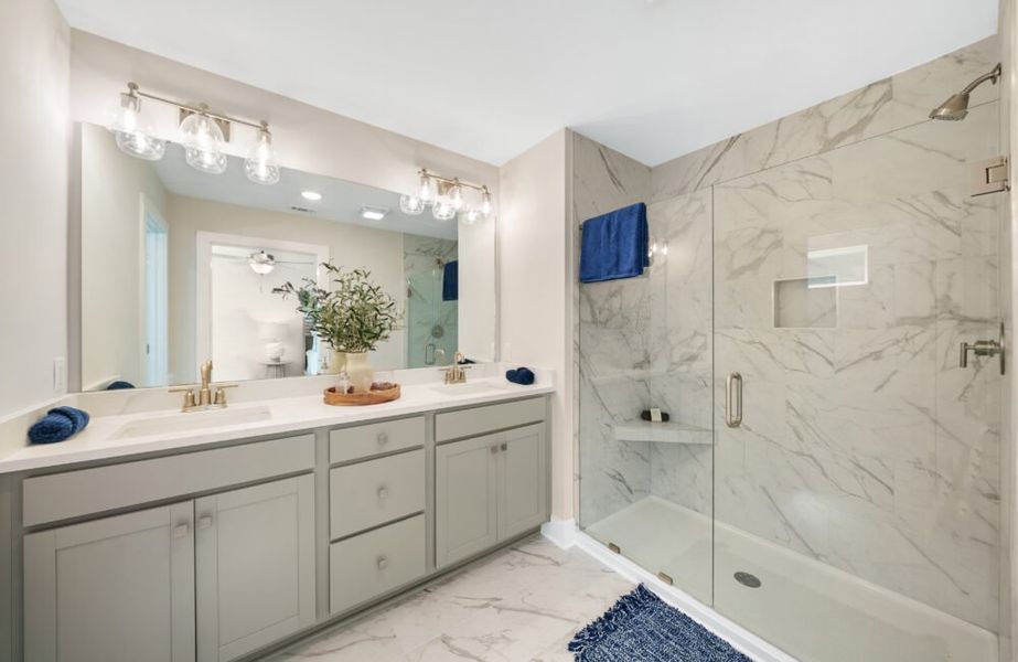 Furnished interior in a model home at Seagate at Clara in Panama City (Image 7).