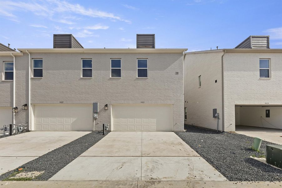 Image 123 of the Legends Crossing - Bungalows community in Irving, TX.