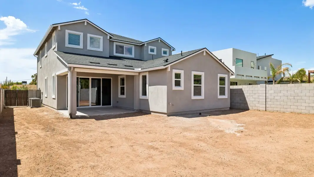 Exterior details of a home in Oak Park Manor Signature Homesites, Phoenix (Image 3).