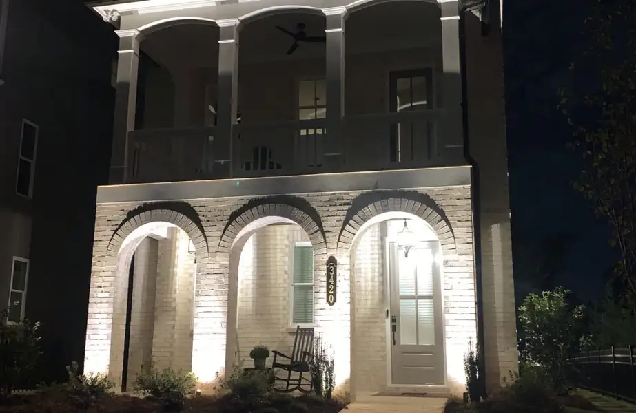 Condo located in Archerfield, Smyrna, highlighting architectural design (Image 3).