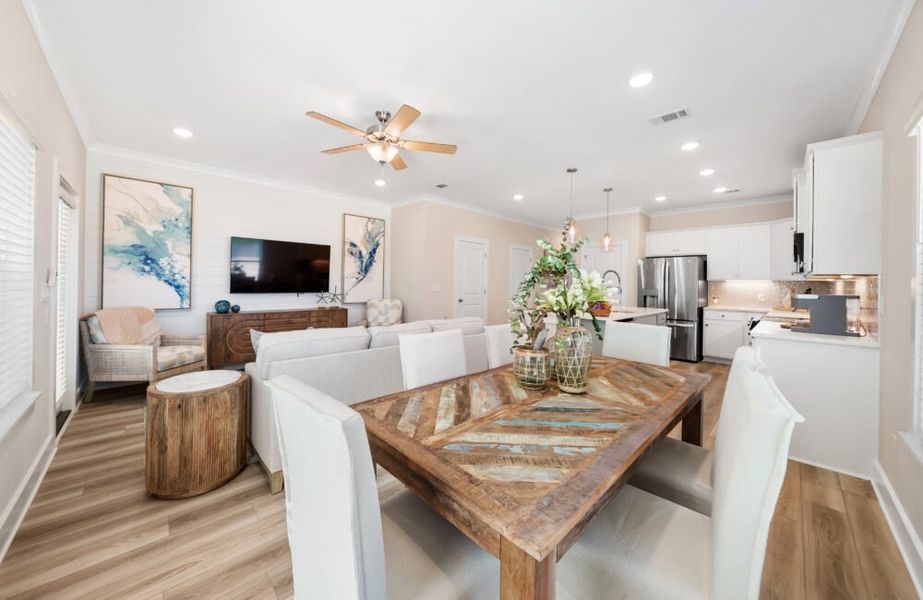 Furnished interior in a model home at Seagate at Clara in Panama City (Image 6).