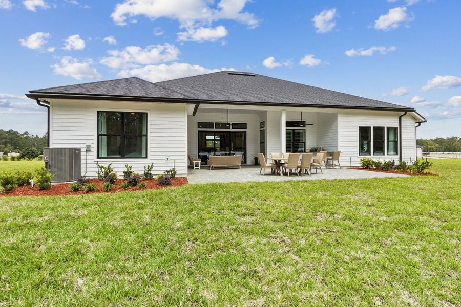 Exterior details of a home in Sandy Bluff, Yulee (Image 21).