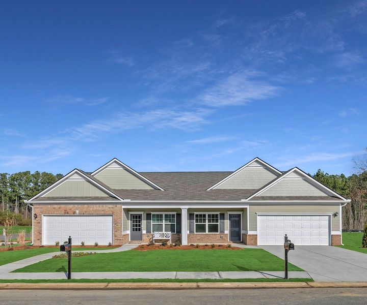 Front exterior of a home in the The Cottages of Silvertown community, located in Thomaston, GA (Image 19).
