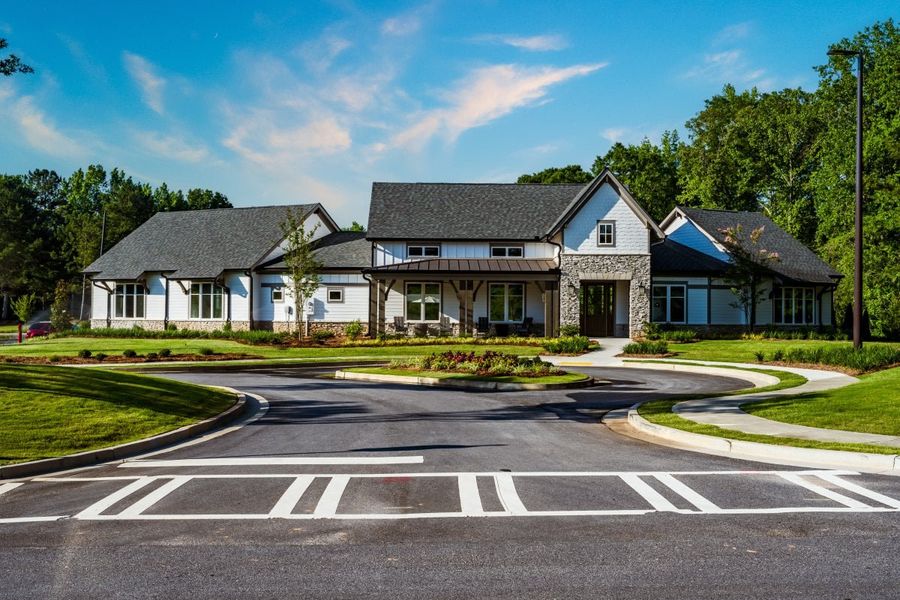 Community amenity available to residents of Twin Lakes in Hoschton (Image 14).