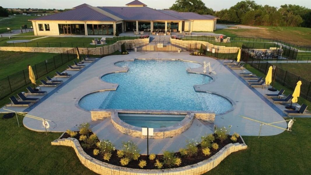 Community amenity available to residents of Heath Golf and Yacht Club in Heath (Image 4).
