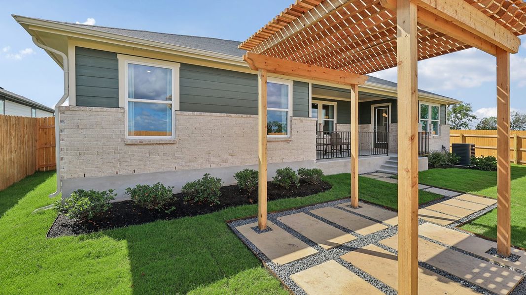 Exterior details of a home in Monarch Ranch, Manor (Image 18).