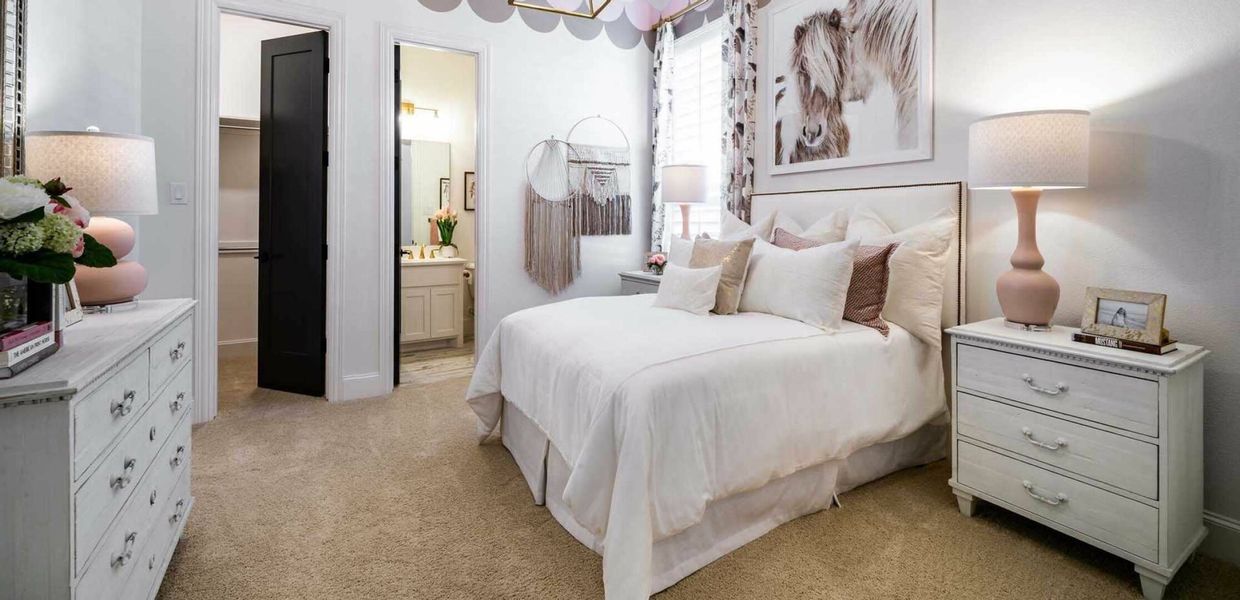 Image 3 of the Edgestone at Legacy 90s community in Frisco, TX.