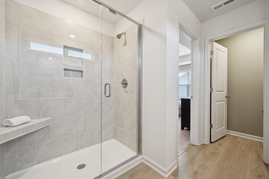 Cannalily | Primary Bathroom