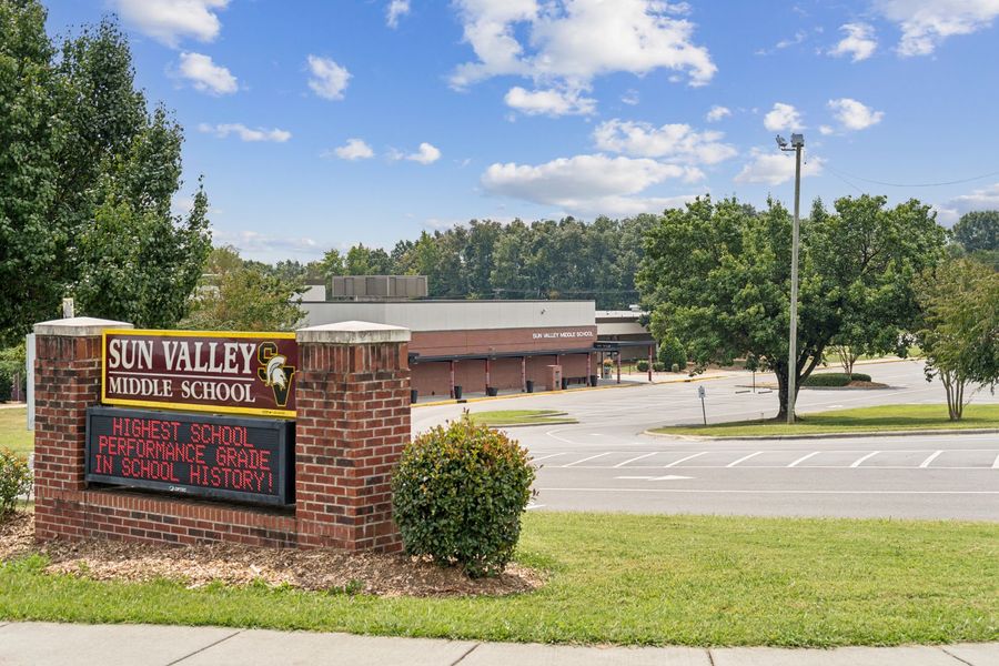 Front exterior of a home in the Glenhurst community, located in Matthews, NC (Image 10).