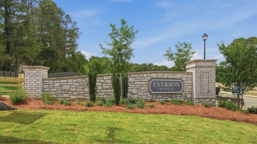 Entrance to the Everson community in Snellville, GA, featuring signage and landscaping (Image 11).
