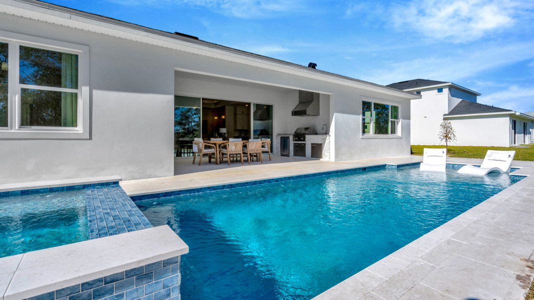 Exterior details of a home in Serengeti, Spring Hill (Image 4).