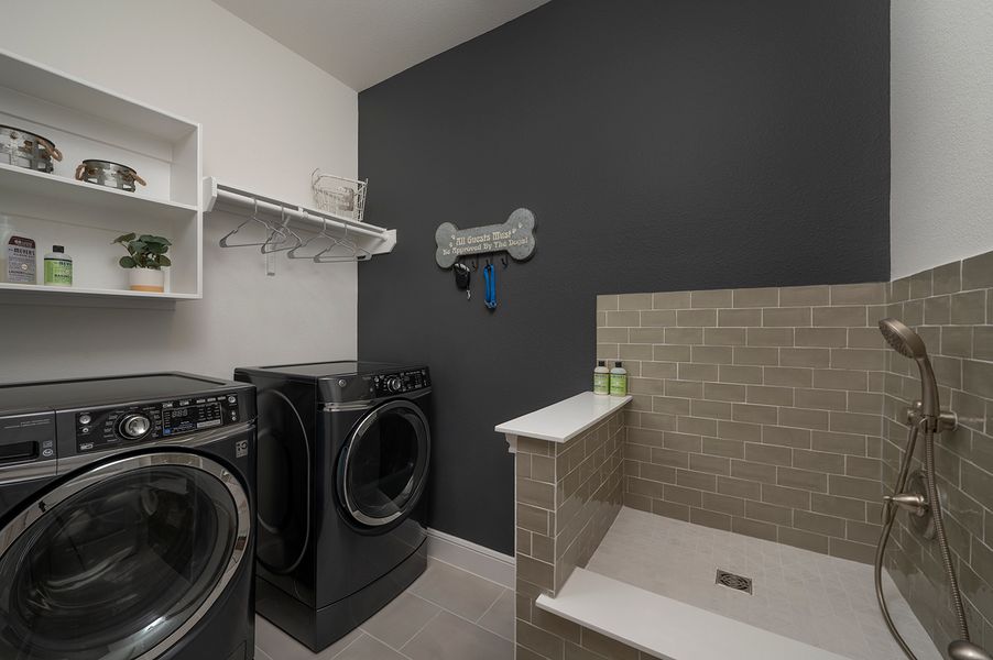 Furnished interior in a model home at Meridiana 60' in Manvel (Image 35).