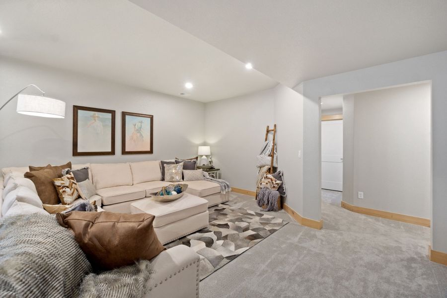 The Aurora Highlands,80019