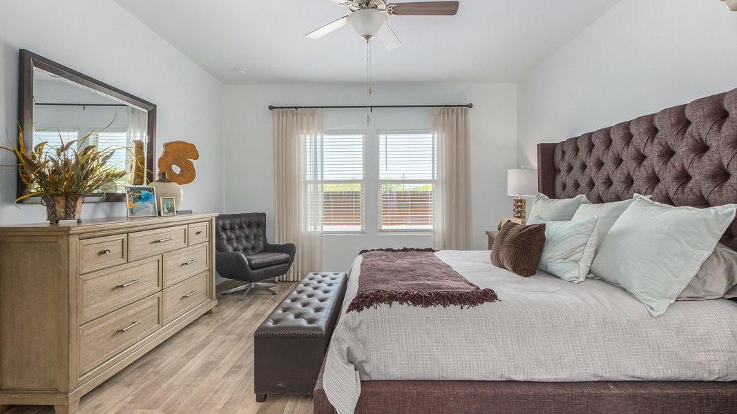 Furnished interior in a model home at Roadrunner Estates in Tucson (Image 27).