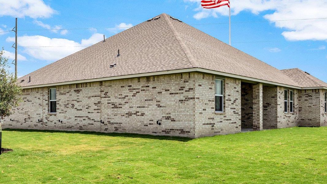 Exterior details of a home in Country Meadows, Thorndale (Image 3).