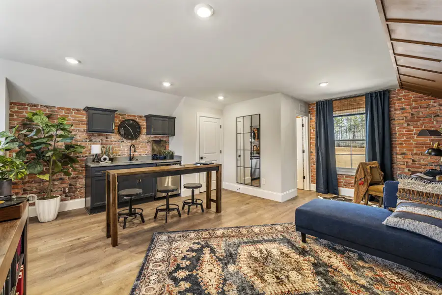 Rutledge II | Detached Garage Living Area