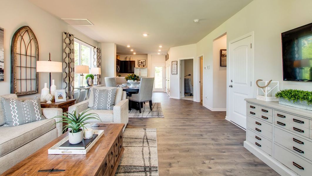 Furnished interior in a model home at Woodbridge Glen Townhomes in Lebanon (Image 27).