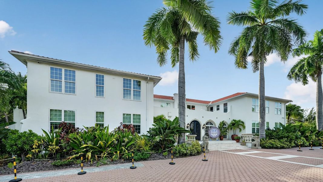 Shangri-La Springs hotel
