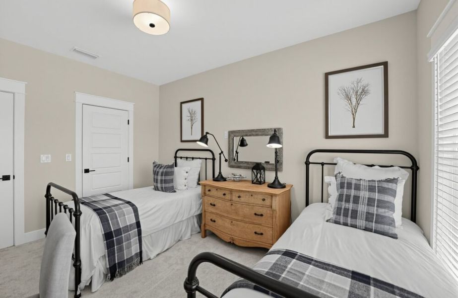 Furnished interior in a model home at King's Landing in Panama City (Image 25). Furnished interior in a model home at King's Landing in Panama City (Image 25).