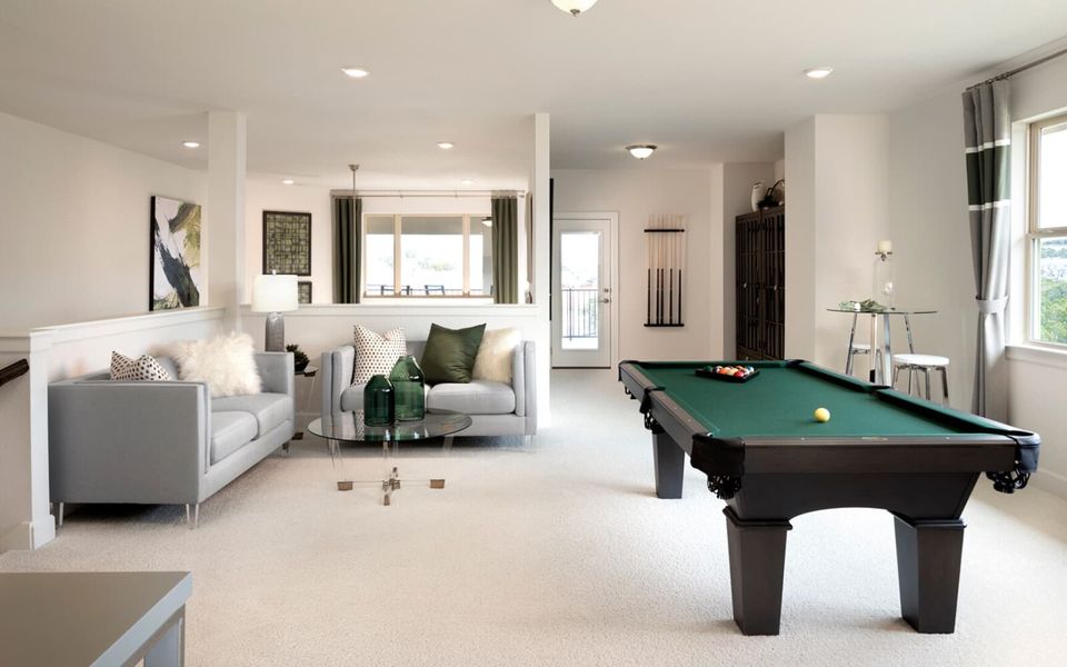 Image 4 of the Rough Hollow - The Summit community in Lakeway, TX.