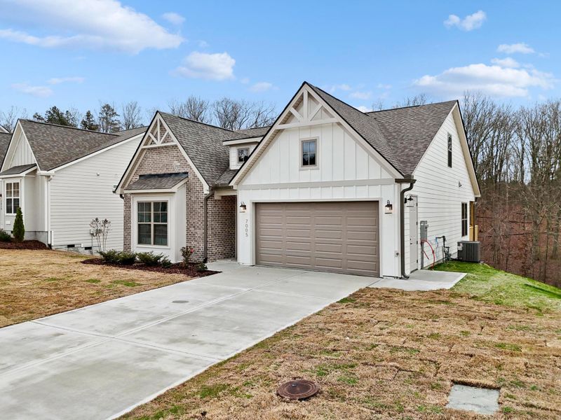 Front exterior of a home in the Timberlee community, located in Ooltewah, TN (Image 9).