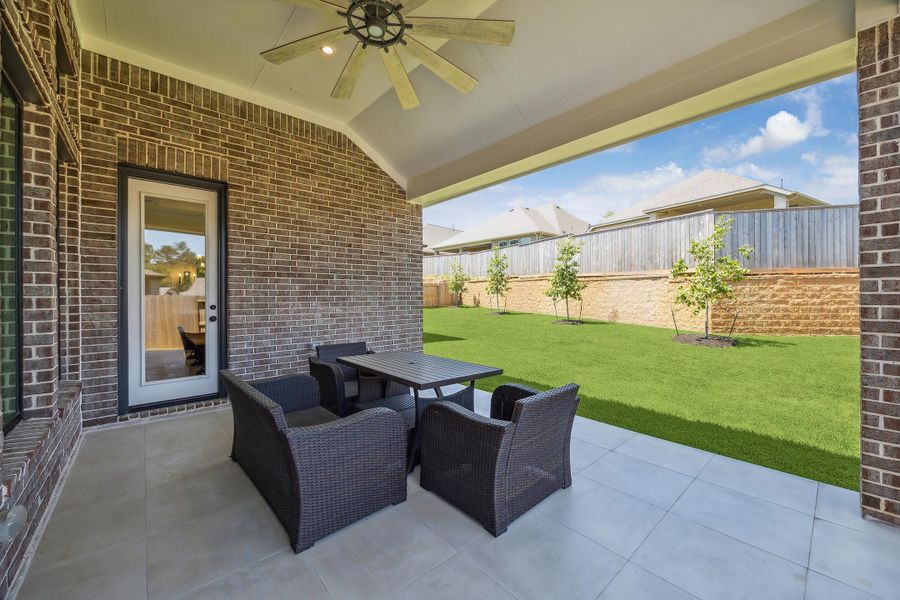 Furnished interior in a model home at The Woodlands Hills – 65' in Willis (Image 20). Furnished interior in a model home at The Woodlands Hills – 65' in Willis (Image 20).