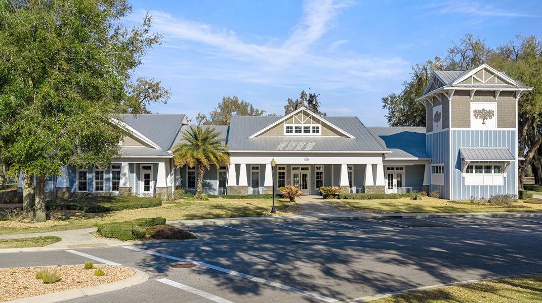 Grand Oaks Manor Amenity clubhouse exterior 1of8