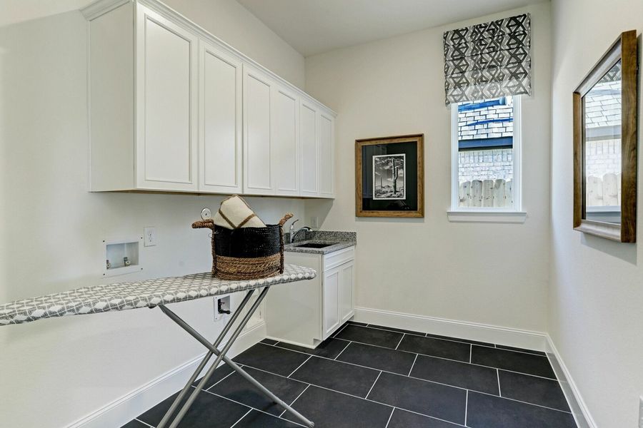 Image 20 of the Del Bello Lakes 70 Series community in Manvel, TX.