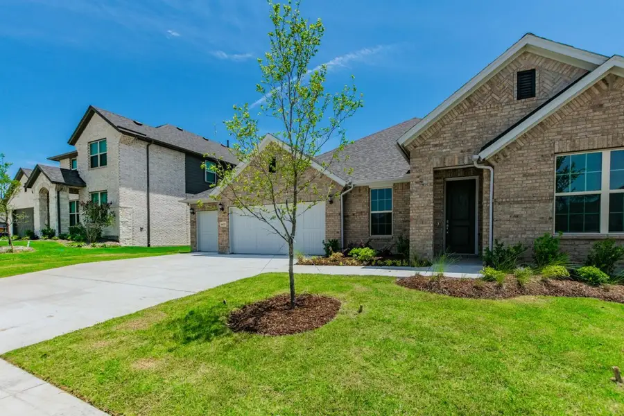 Image 7 of the Hollyhock community in Frisco, TX.