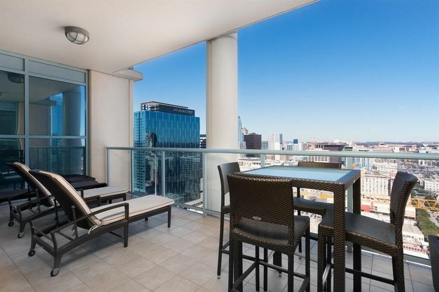 Image 4 of the Town Lake Residences community in Austin, TX.