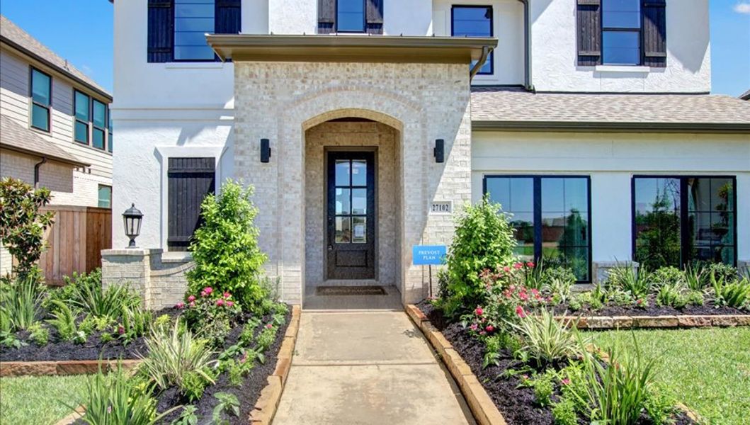 Exterior details of a home in Sunterra 40, Katy (Image 23).
