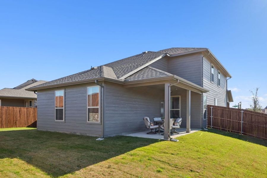 Exterior details of a home in Belmont, Aubrey (Image 3).
