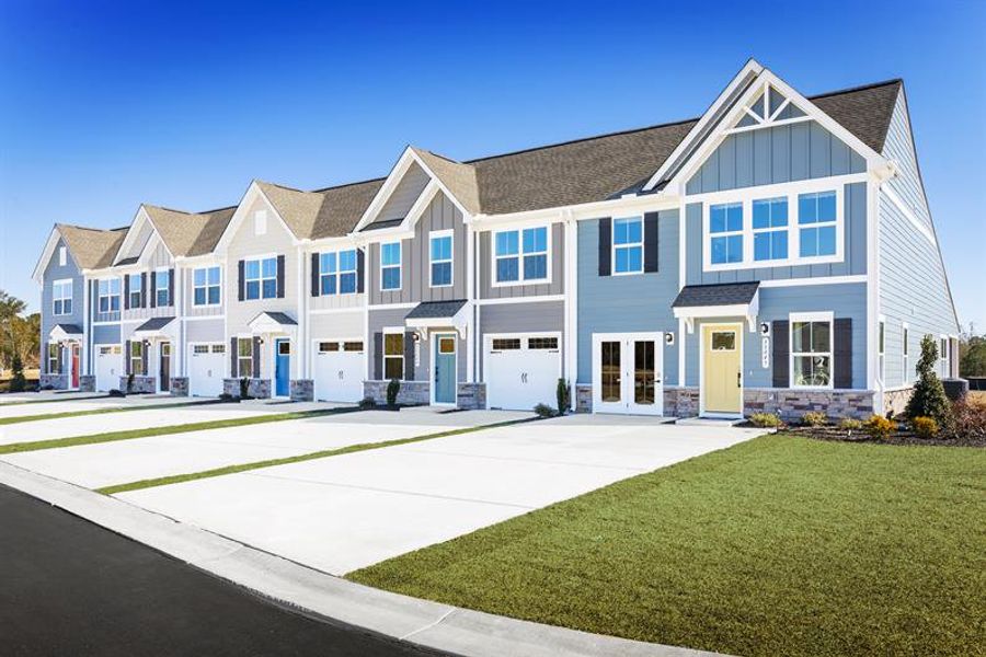 Low maintenance townhomes with main-level living, resort style perks, 7 mins to Downtown Spartanburg