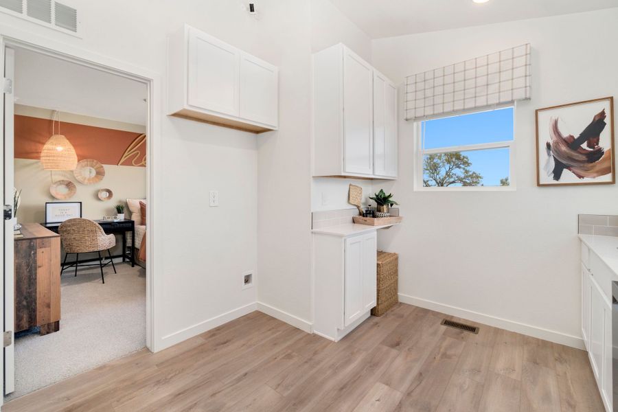 810-Redcliff Kitchen View 4 (without fridge) 810-Redcliff Kitchen View 4 (without fridge)