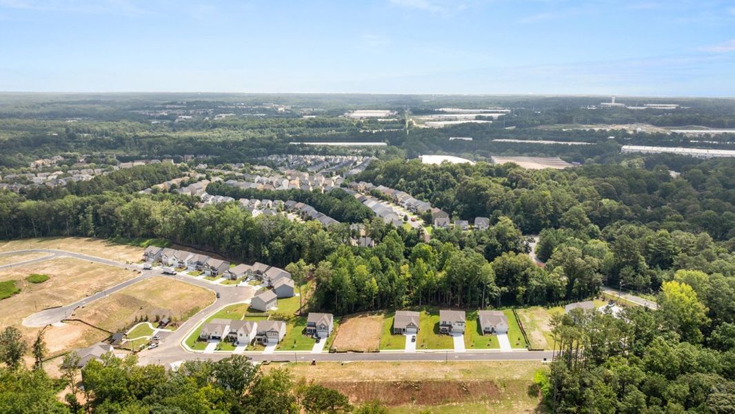 Aerial view of the Creekview community in Atlanta, GA, showing layout and nearby surroundings (Image 12). Aerial view of the Creekview community in Atlanta, GA, showing layout and nearby surroundings (Image 12).