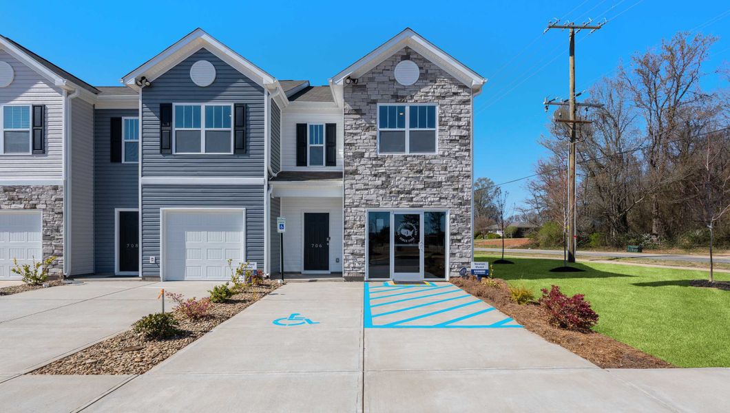 Image 22 of the Covington Village community in Greer, SC.