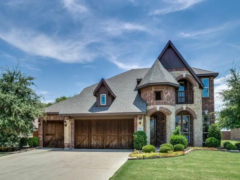 Image 2 of the Autumn Run community in Midlothian, TX.