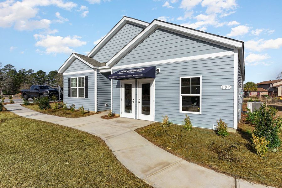 Front exterior of a home in the Island Green community, located in Myrtle Beach, SC (Image 19).