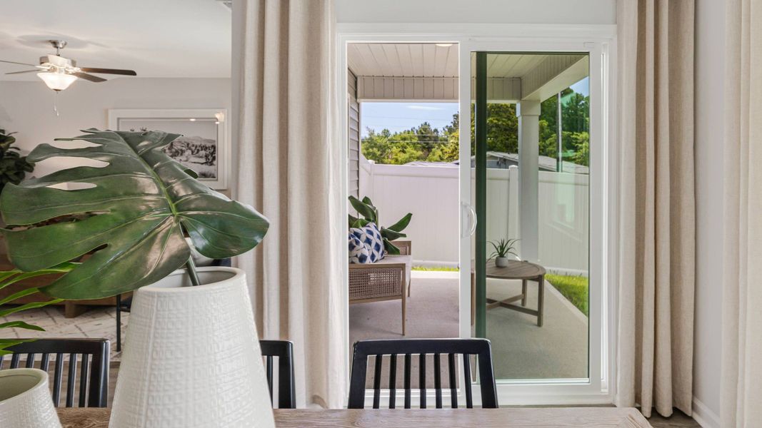 Exterior details of a home in Vineyard Trail, Jacksonville (Image 3).