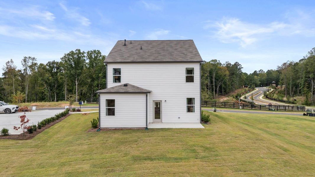 Front exterior of a home in the Sheffield Highlands community, located in Dallas, GA (Image 10).