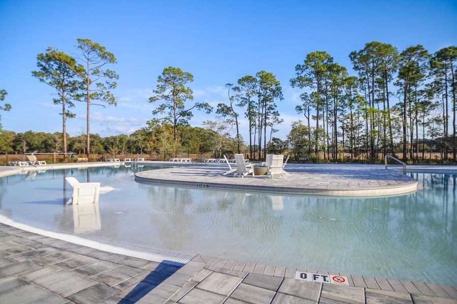 Hammock Bay Pool | Freeport, Florida | DSLD Homes